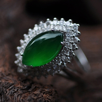 暮云清寒緬甸冰種馬眼翡翠K金滿綠戒指圖