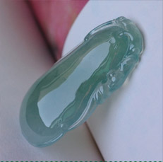 岸芷汀蘭天然老坑冰油青緬甸A貨翡翠福瓜玉掛件圖