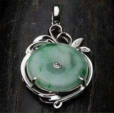 如天之福金鑲玉緬甸翡翠平安扣掛件圖