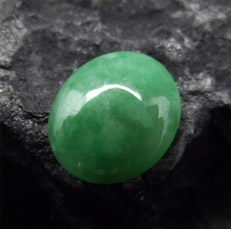 錦上添花蛋面形戒面緬甸天然翡翠A貨圖